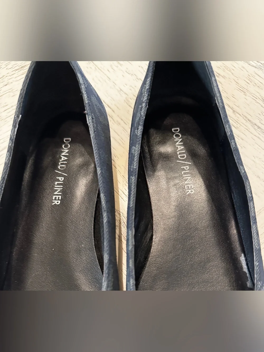 Donald Pliner Palma Jacquard Pointed Toe Flats Gray Blue Animal Print 7M
